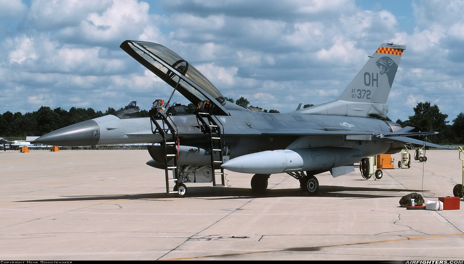 USA - Air Force General Dynamics F-16D Fighting Falcon 87-0372 at Springfield - Beckley MAP (SGH / KSGH), USA