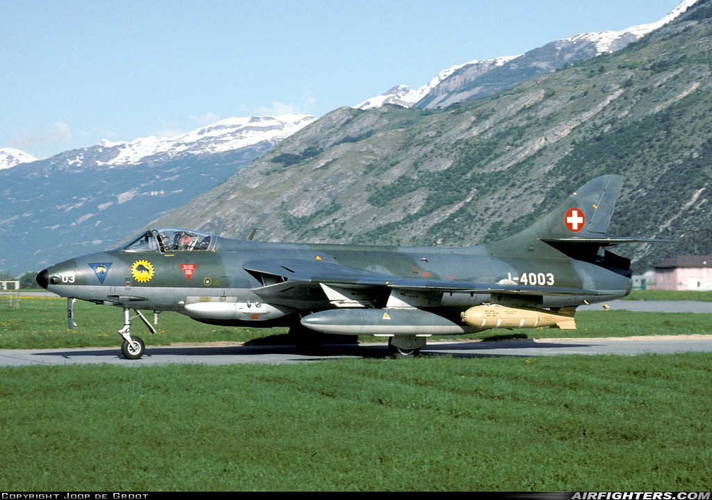 Switzerland - Air Force Hawker Hunter F58 J-4003 at Turtman (LSMJ), Switzerland