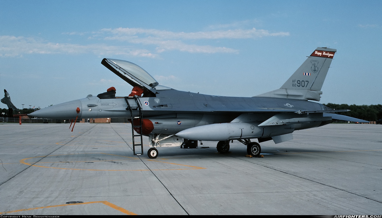USA - Air Force General Dynamics F-16A/ADF Fighting Falcon 82-0907 at Fargo - Hector Int. (FAR / KFAR), USA
