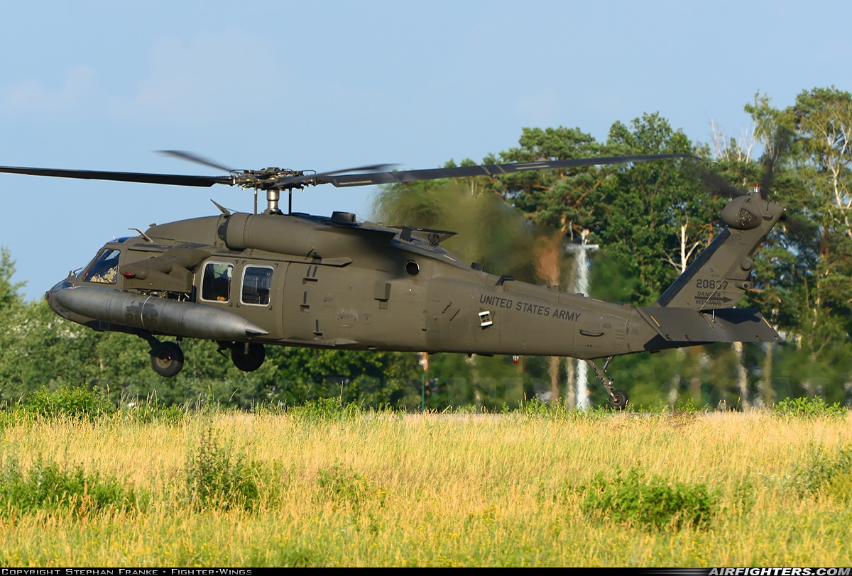 USA - Army Sikorsky UH-60M Black Hawk (S-70A) 16-20837 at Dresden (- Klotzsche) (DRS / EDDC), Germany