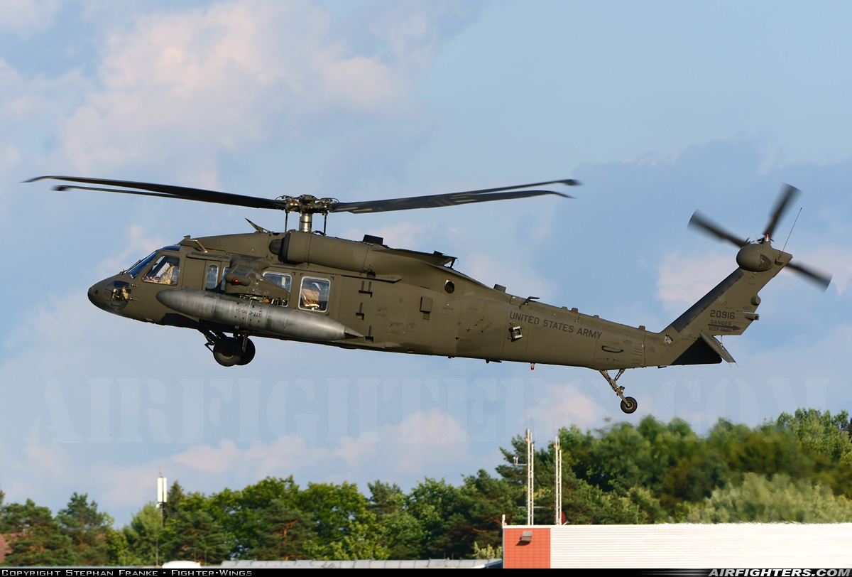 USA - Army Sikorsky UH-60M Black Hawk (S-70A) 16-20916 at Dresden (- Klotzsche) (DRS / EDDC), Germany