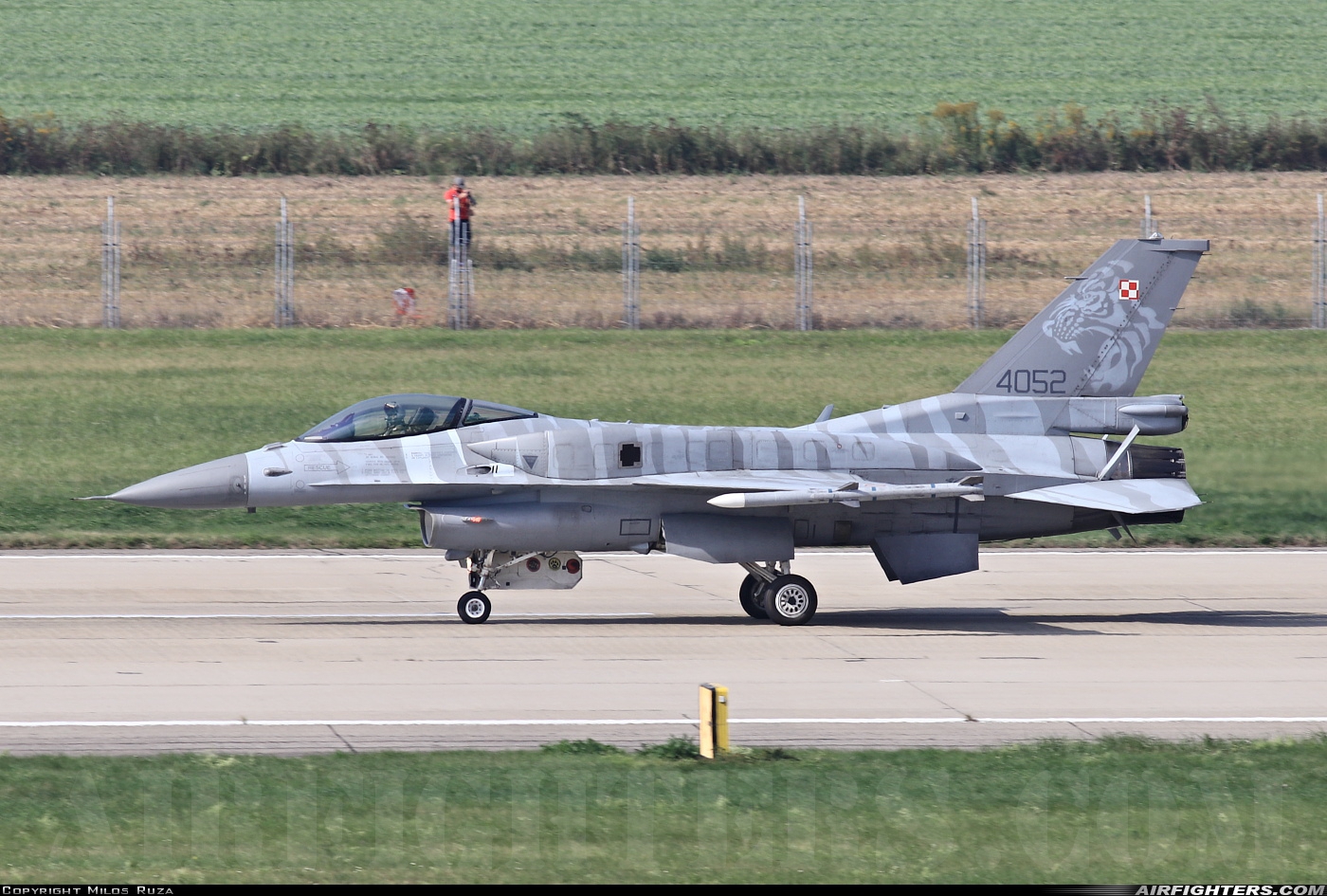 Poland - Air Force General Dynamics F-16C Fighting Falcon 4052 at Ostrava - Mosnov (OSR / LKMT), Czech Republic
