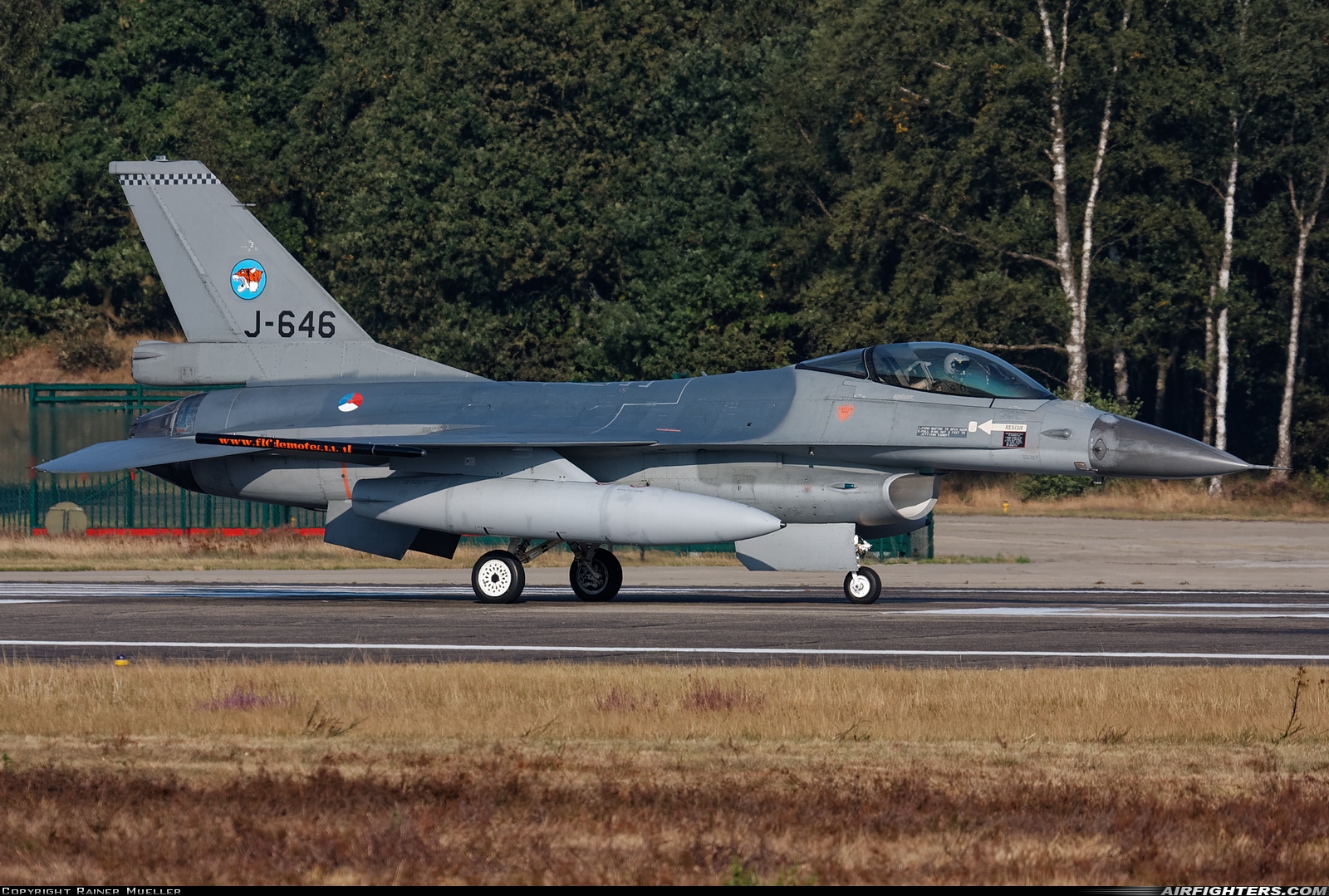 Netherlands - Air Force General Dynamics F-16AM Fighting Falcon J-646 at Kleine Brogel (EBBL), Belgium