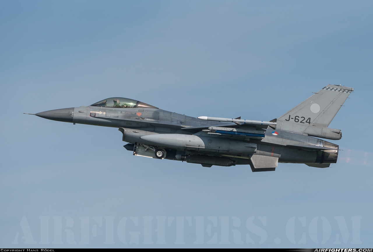 Netherlands - Air Force General Dynamics F-16AM Fighting Falcon J-624 at Leeuwarden (LWR / EHLW), Netherlands