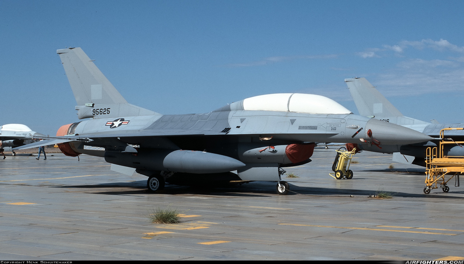 USA - Air Force General Dynamics F-16B Fighting Falcon 92-0459 at Tucson - Davis-Monthan AFB (DMA / KDMA), USA