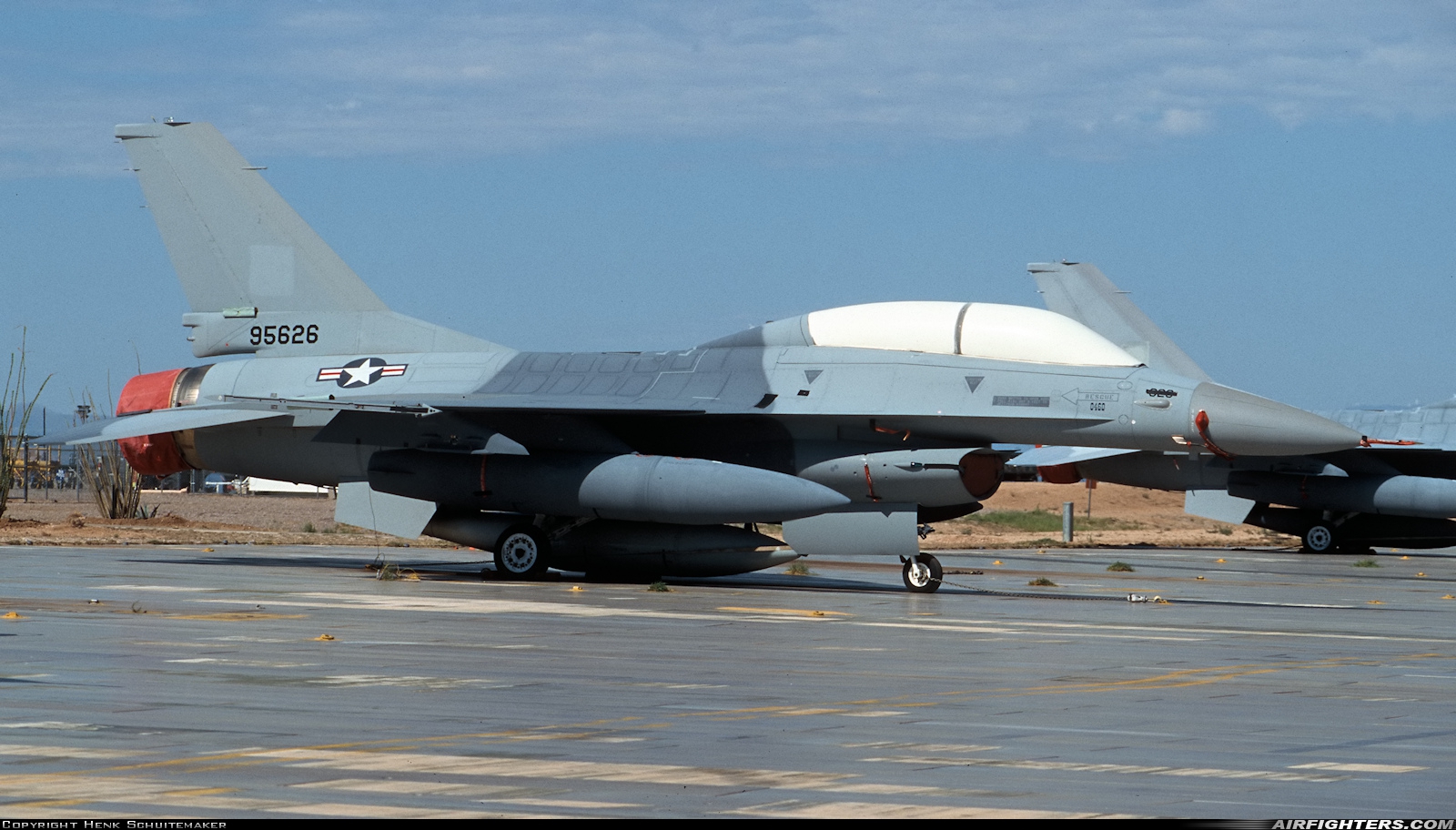 USA - Air Force General Dynamics F-16B Fighting Falcon 92-0460 at Tucson - Davis-Monthan AFB (DMA / KDMA), USA