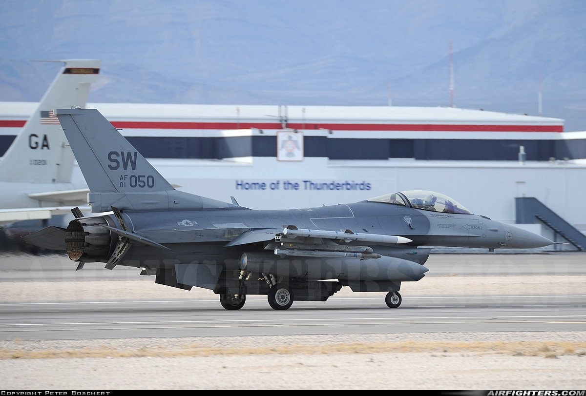 USA - Air Force General Dynamics F-16C Fighting Falcon 01-7050 at Las Vegas - Nellis AFB (LSV / KLSV), USA
