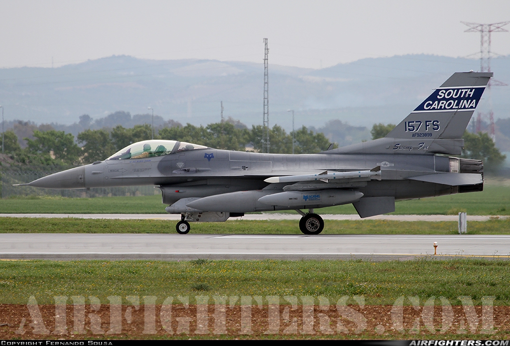 USA - Air Force General Dynamics F-16C Fighting Falcon 92-3899 at Seville - Moron de la Frontera (OZP / LEMO), Spain
