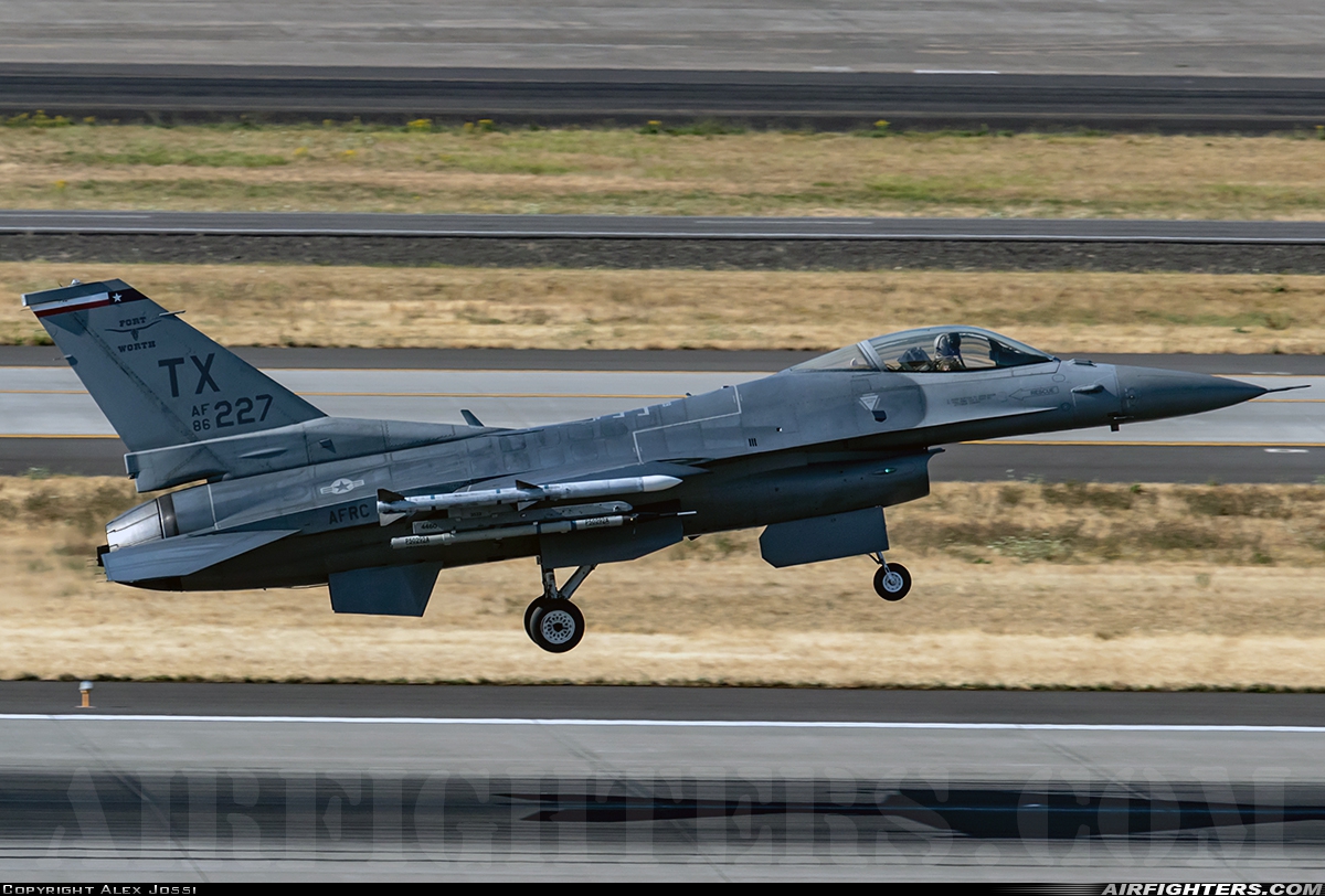 USA - Air Force General Dynamics F-16C Fighting Falcon 86-0227 at Portland - Int. (PDX / KPDX), USA
