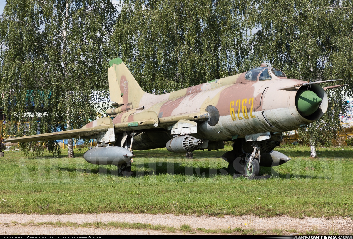 Poland - Air Force Sukhoi Su-20 Fitter 6262 at Off-Airport - Brzeziny, Poland