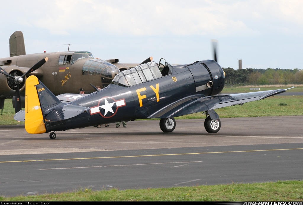 Private North American AT-6A Texan N13FY at Weeze (NRN / EDLV), Germany