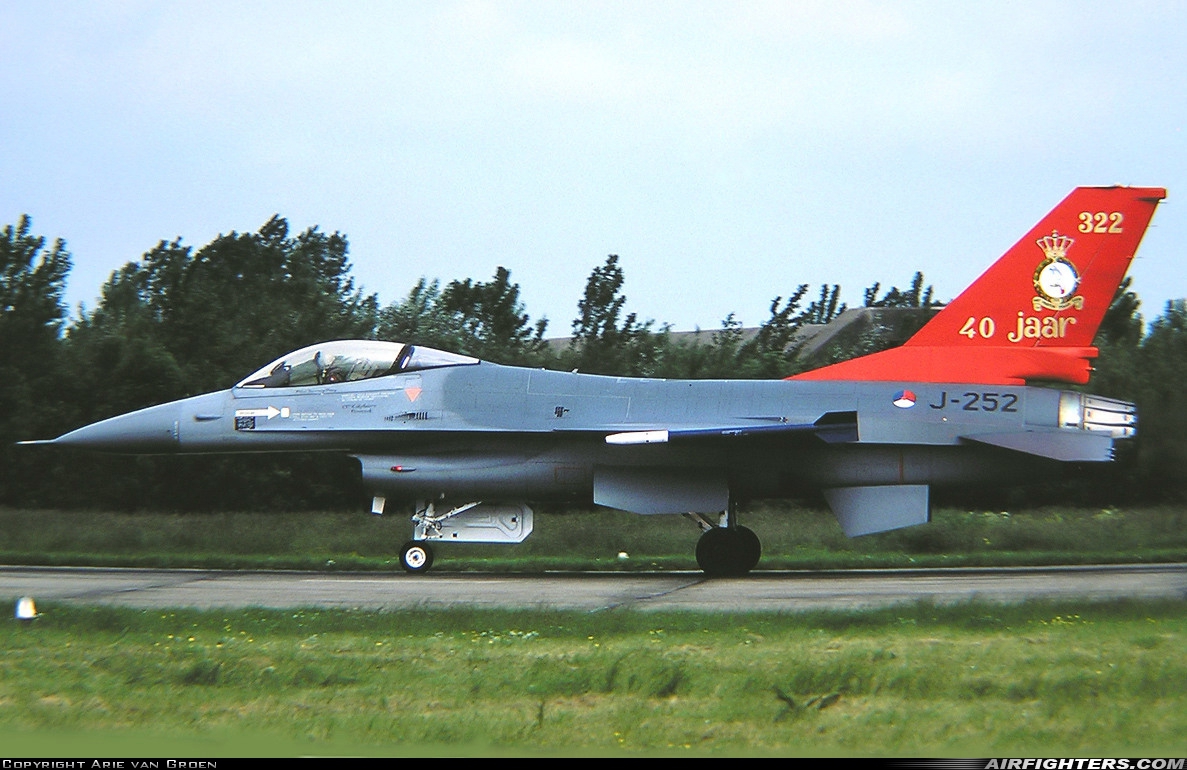 Netherlands - Air Force General Dynamics F-16A Fighting Falcon J-252 at Leeuwarden (LWR / EHLW), Netherlands