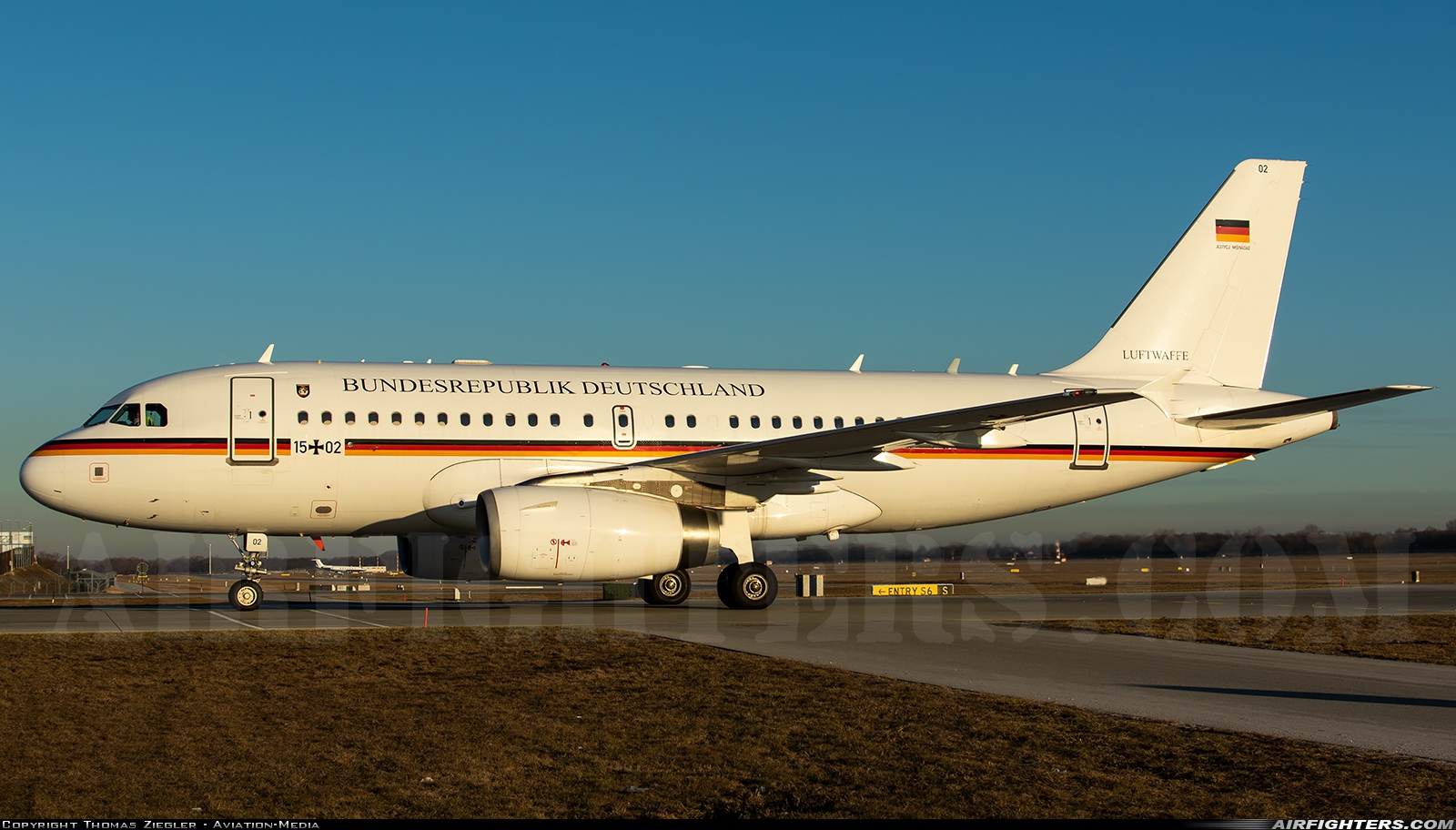 Germany - Air Force Airbus A319-133X 15+02 at Munich (- Franz Josef Strauss) (MUC / EDDM), Germany
