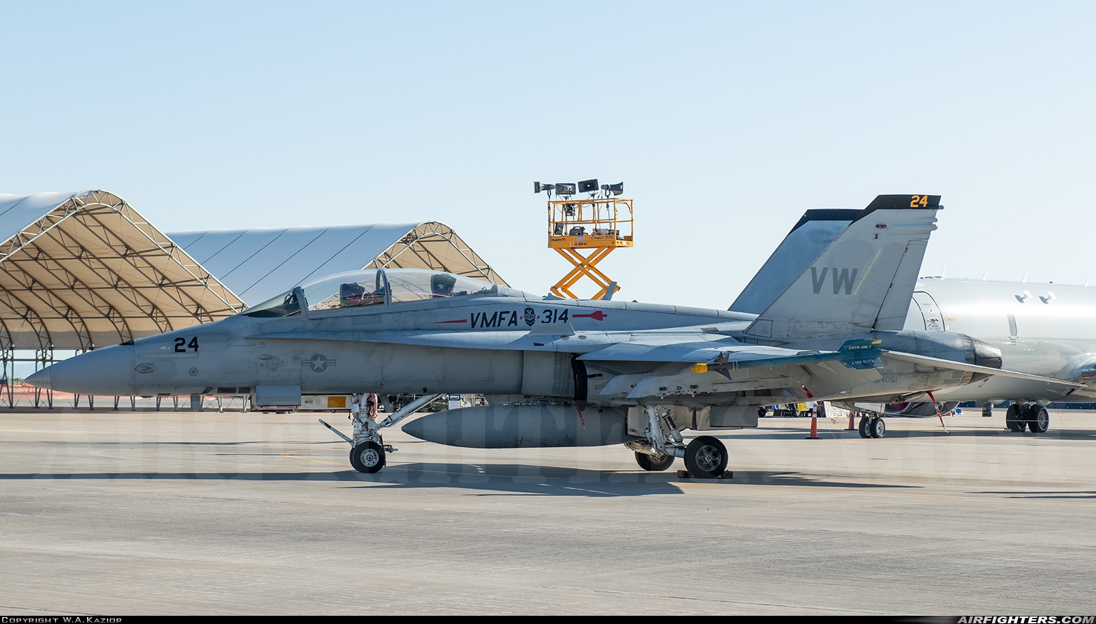 USA - Navy McDonnell Douglas F/A-18D Hornet 164061 at El Centro - NAF (NJK / KNJK), USA