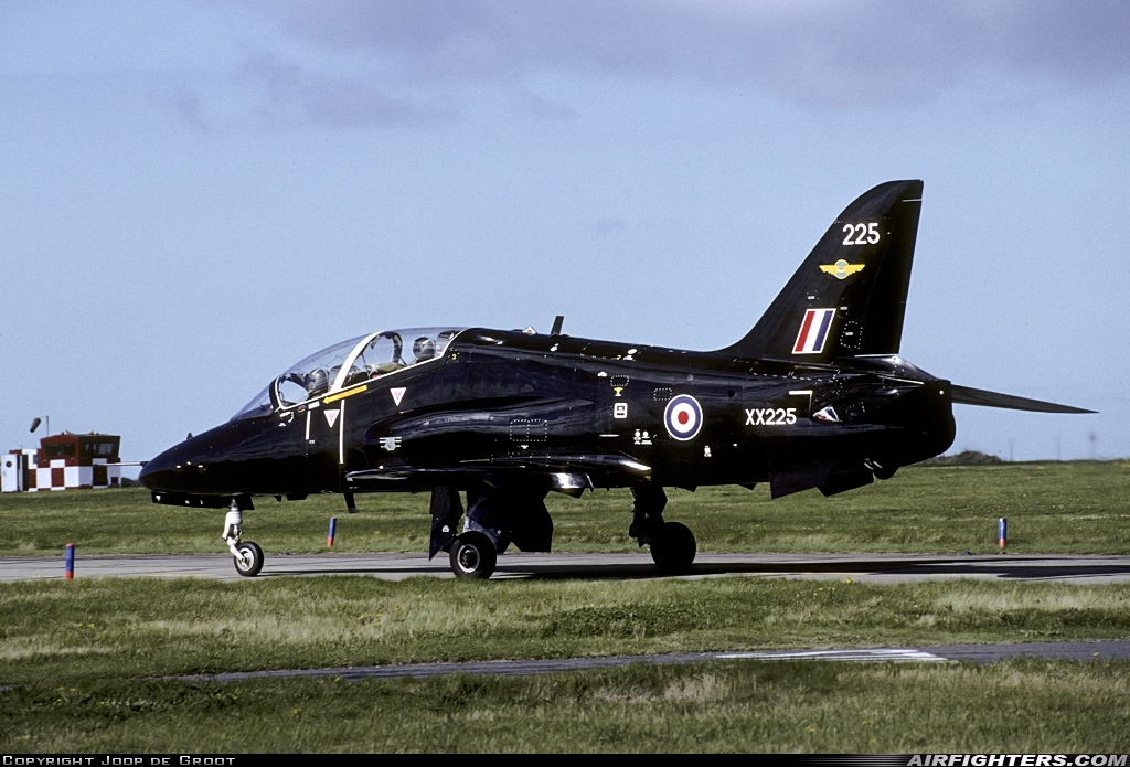 UK - Air Force British Aerospace Hawk T.1 XX225 at Valley (EGOV), UK