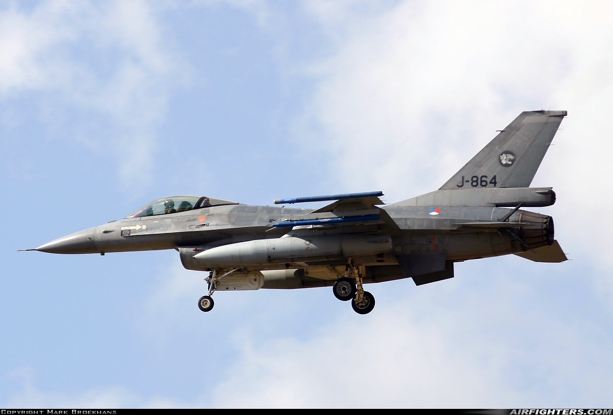 Netherlands - Air Force General Dynamics F-16AM Fighting Falcon J-864 at Eindhoven (- Welschap) (EIN / EHEH), Netherlands