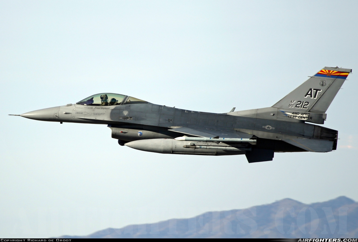 USA - Air Force General Dynamics F-16C Fighting Falcon 86-0212 at Tucson - Int. (TUS / KTUS), USA