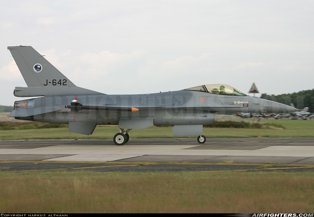 Netherlands - Air Force General Dynamics F-16AM Fighting Falcon J-642 at Kleine Brogel (EBBL), Belgium