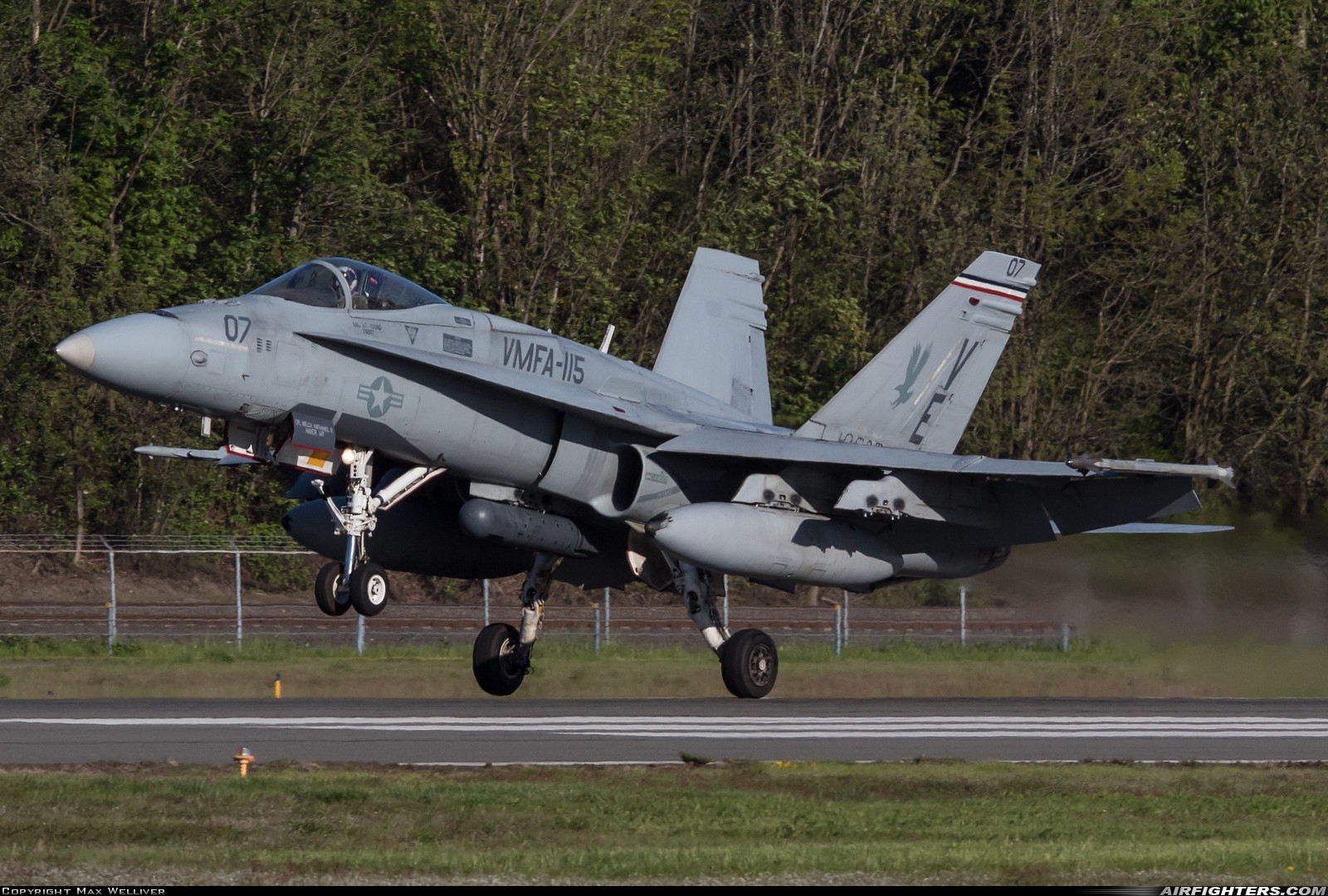 USA - Marines McDonnell Douglas F/A-18A Hornet 163162 at Seattle - Boeing Field / King County Int. (BFI / KBFI), USA