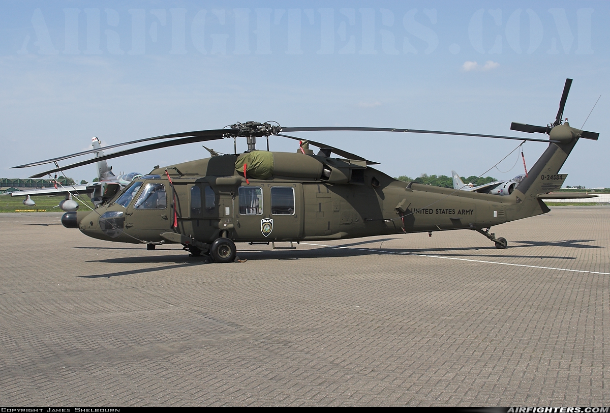 USA - Army Sikorsky UH-60A(C) Black Hawk (S-70A) 87-24584 at Northolt (NHT / EGWU), UK