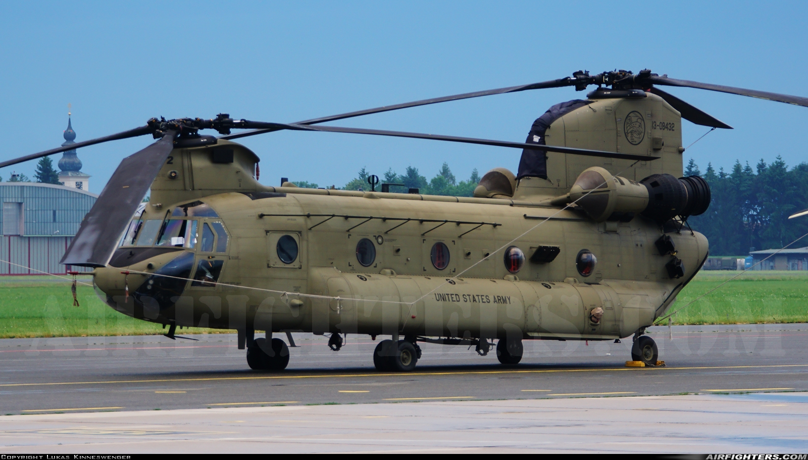 USA - Army Boeing Vertol CH-47F Chinook 13-08432 at Linz - Horsching (LNZ / LOWL / LOXL), Austria