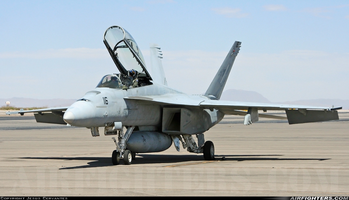 USA - Marines McDonnell Douglas F/A-18C Hornet 165195 at El Paso - Int. (ELP / KELP), USA