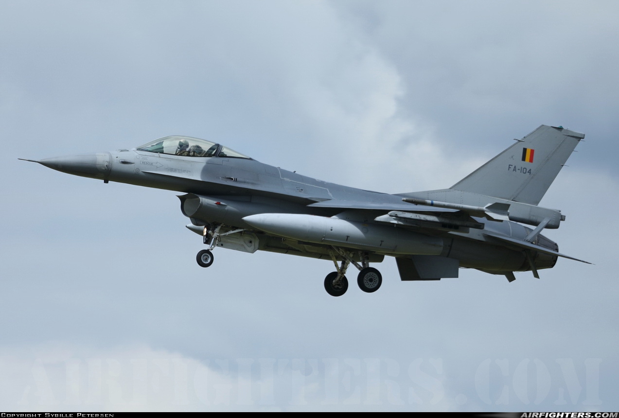 Belgium - Air Force General Dynamics F-16AM Fighting Falcon FA-104 at Florennes (EBFS), Belgium
