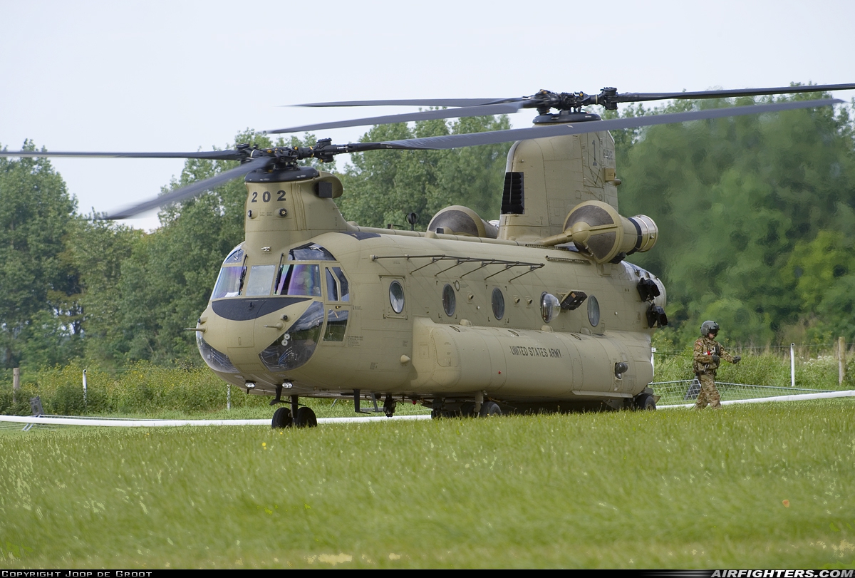 USA - Army Boeing Vertol CH-47F Chinook 16-08202 at Off-Airport - Carentan, France