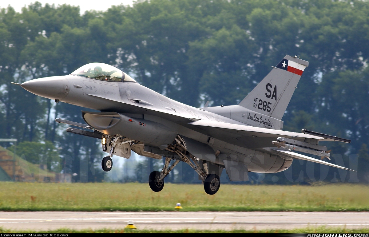 USA - Air Force General Dynamics F-16C Fighting Falcon 87-0285 at Caslav (LKCV), Czech Republic