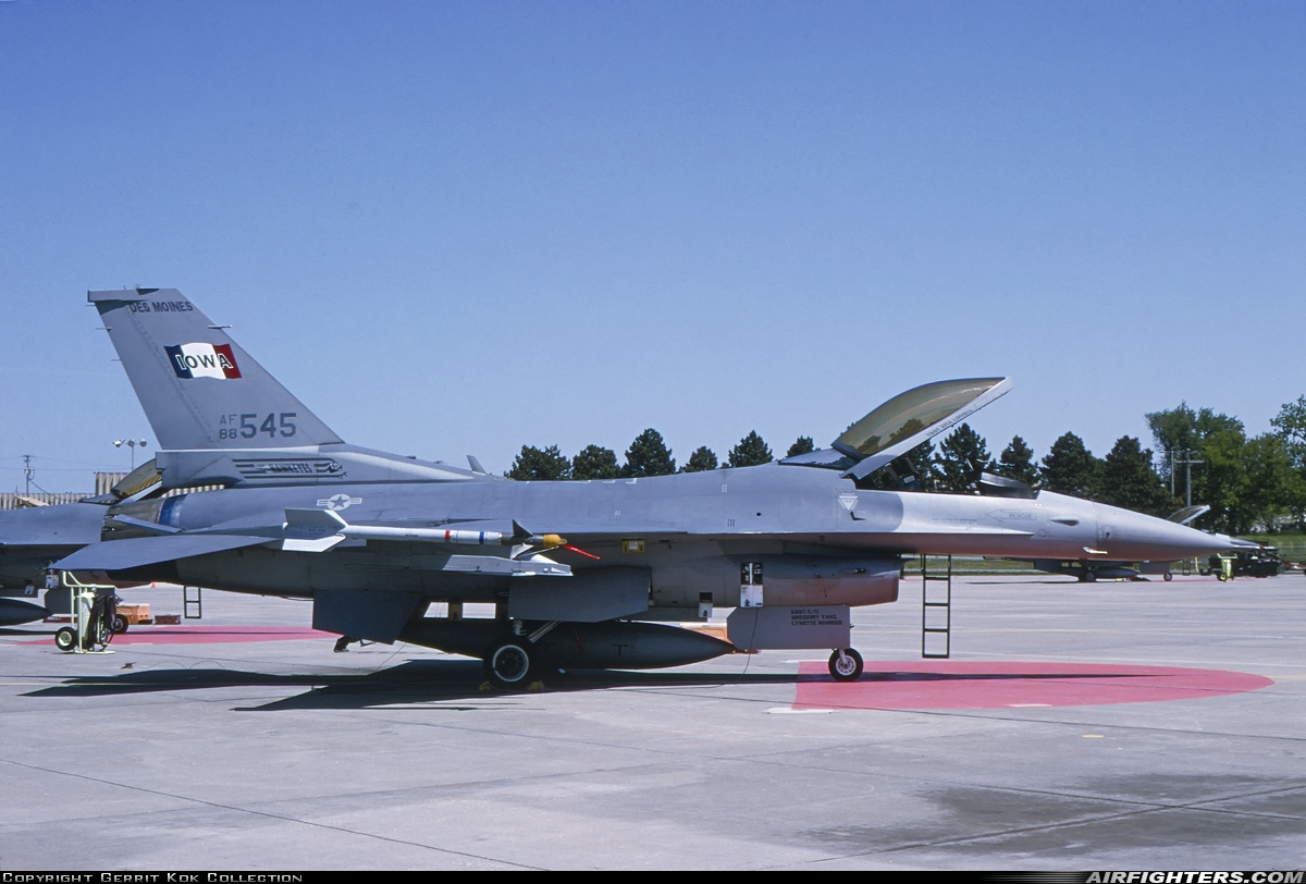 USA - Air Force General Dynamics F-16C Fighting Falcon 88-0545 at Des Moines - Int. (DSM / KDSM), USA