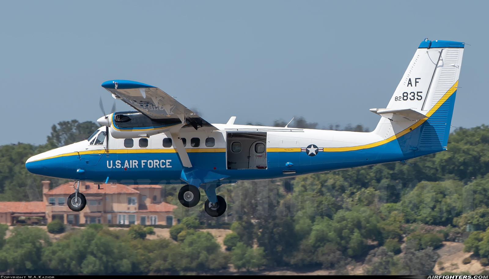 USA - Air Force De Havilland Canada UV-18A Twin Otter 82-23835 at Camarillo (Oxnard AFB) (CMA), USA