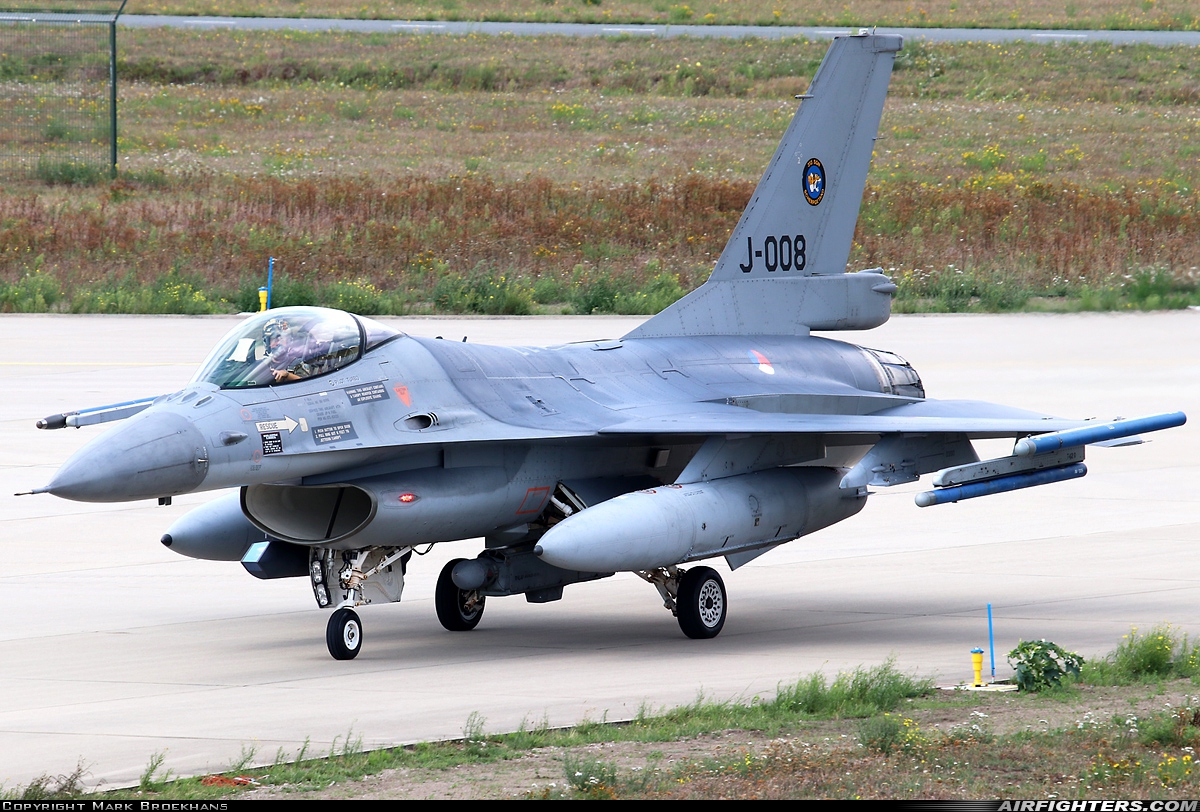 Netherlands - Air Force General Dynamics F-16AM Fighting Falcon J-008 at Eindhoven (- Welschap) (EIN / EHEH), Netherlands