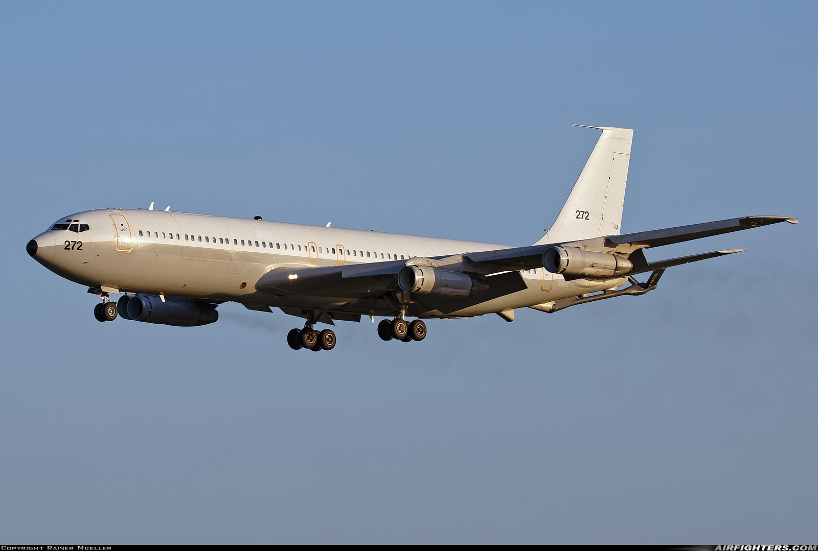 Israel - Air Force Boeing 707-3L6C Re'em 272 at Waddington (WTN / EGXW), UK
