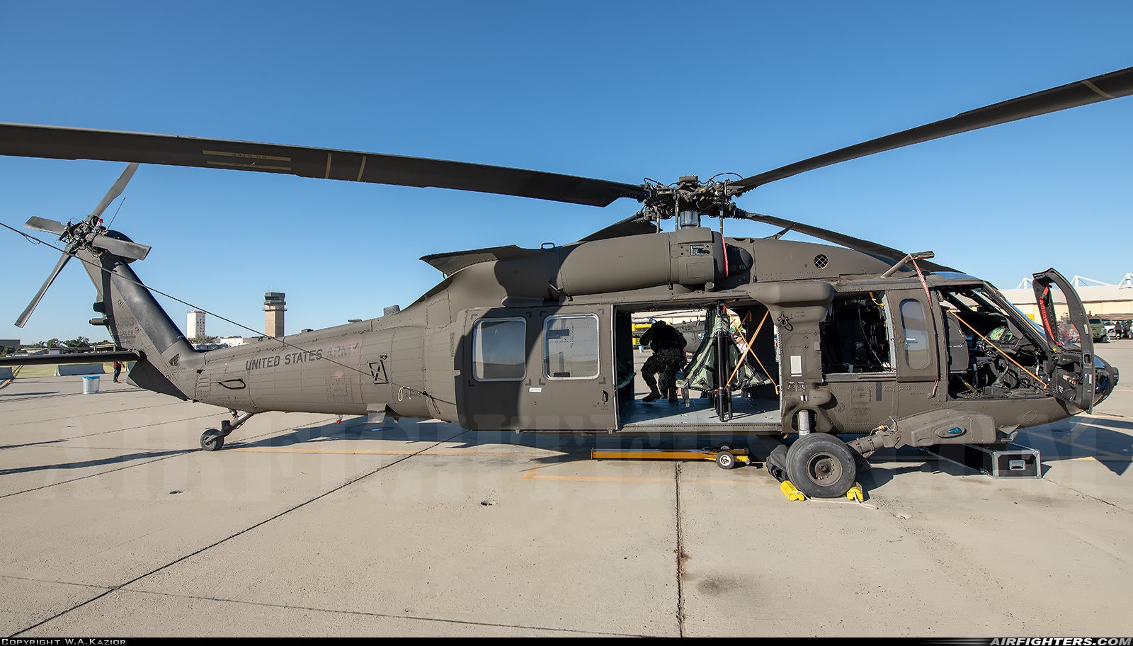 USA - Army Sikorsky UH-60M Black Hawk (S-70A) 17-20963 at Lemoore - NAS / Reeves Field (NLC), USA