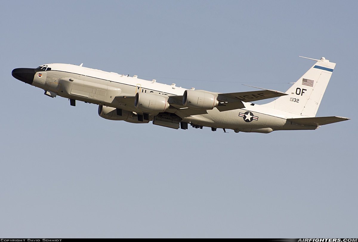 USA - Air Force Boeing RC-135W Rivet Joint (717-158) 62-4132 at Mildenhall (MHZ / GXH / EGUN), UK