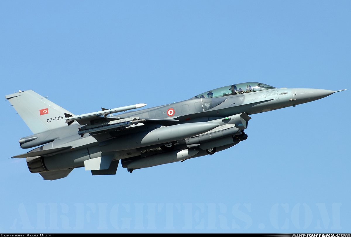 Türkiye - Air Force General Dynamics F-16D Fighting Falcon 07-1015 at Izmir - Kaklic (LTFA), Türkiye