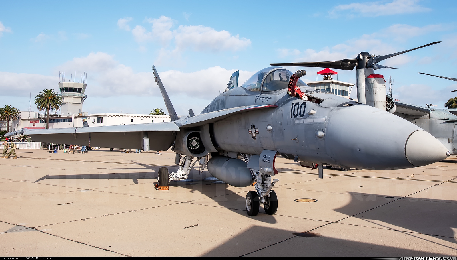 USA - Marines McDonnell Douglas F/A-18C Hornet 164257 at San Diego - Miramar MCAS (NAS) / Mitscher Field (NKX / KNKX), USA