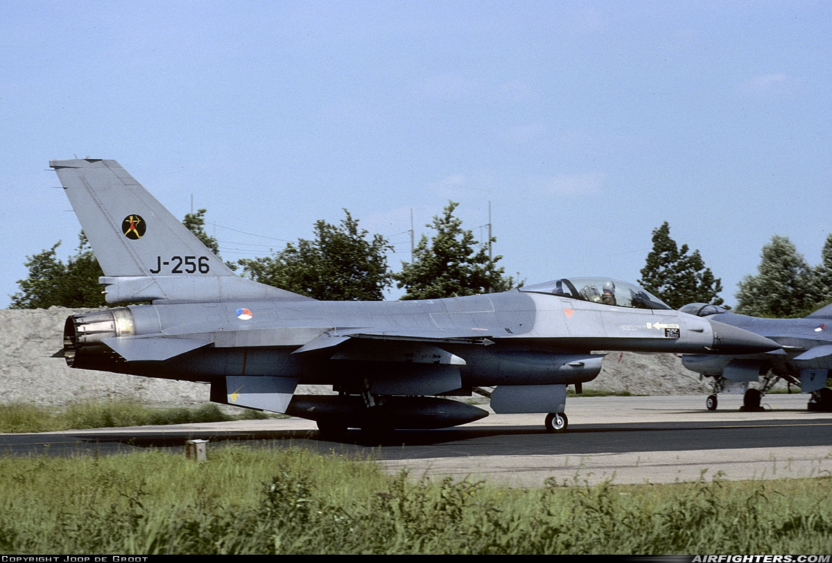 Netherlands - Air Force General Dynamics F-16A Fighting Falcon J-256 at Leeuwarden (LWR / EHLW), Netherlands