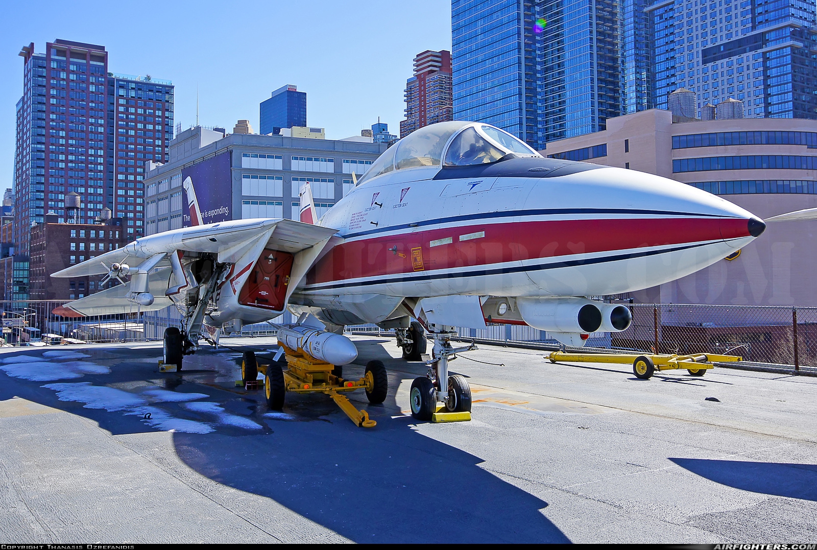 USA - Navy Grumman F-14B Tomcat 157986 at Off-Airport - New York, USA