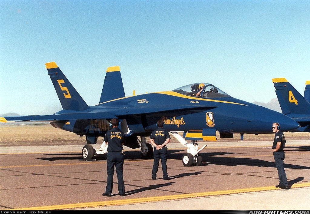 USA - Navy McDonnell Douglas F/A-18A Hornet 0 at Glendale (Phoenix) - Luke AFB (LUF / KLUF), USA
