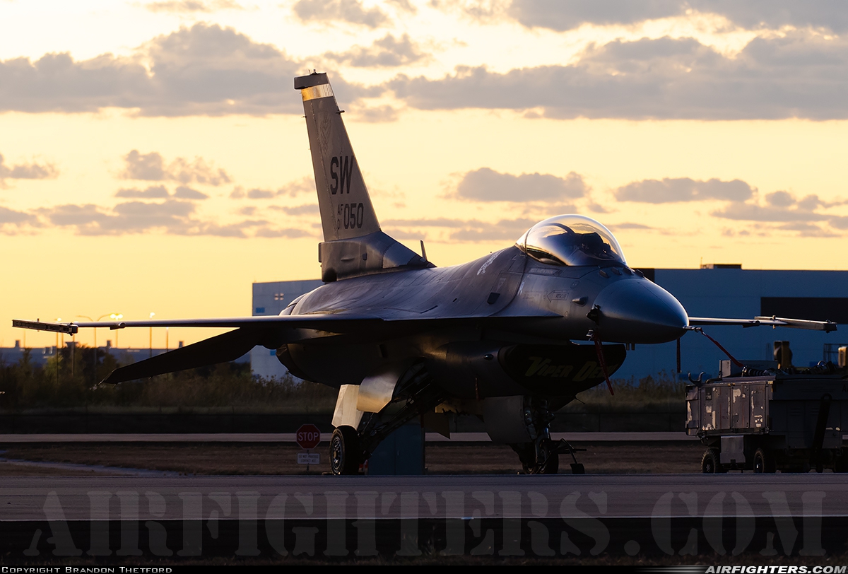 USA - Air Force General Dynamics F-16C Fighting Falcon 01-7050 at Fort Worth - Alliance (AFW / KAFW), USA