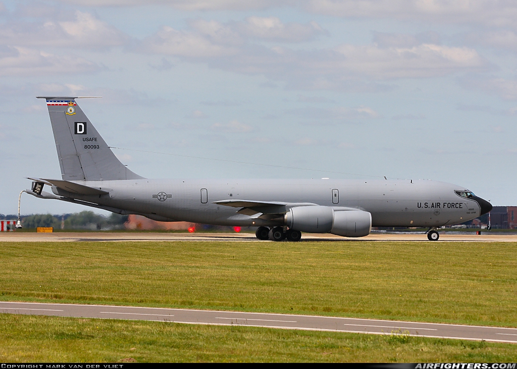 USA - Air Force Boeing KC-135R Stratotanker (717-148) 58-0093 at Mildenhall (MHZ / GXH / EGUN), UK