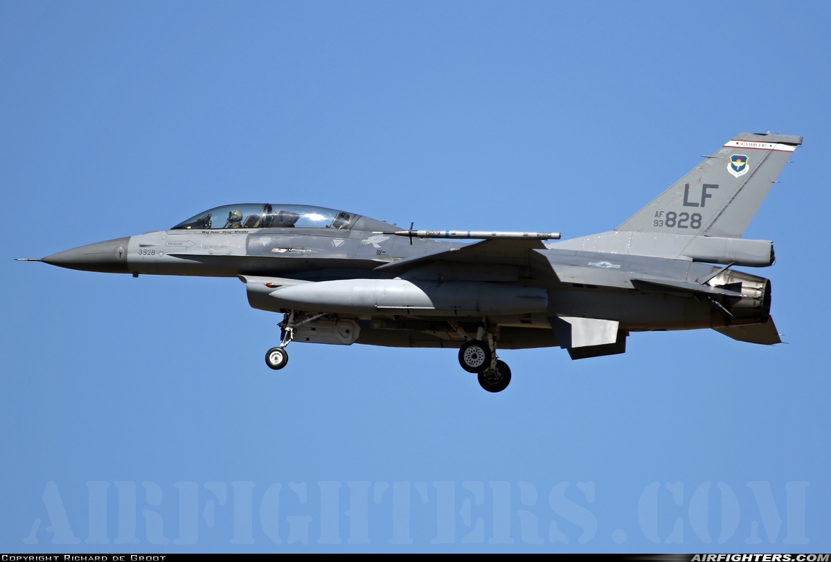 USA - Air Force General Dynamics F-16B Fighting Falcon 93-0828 at Glendale (Phoenix) - Luke AFB (LUF / KLUF), USA