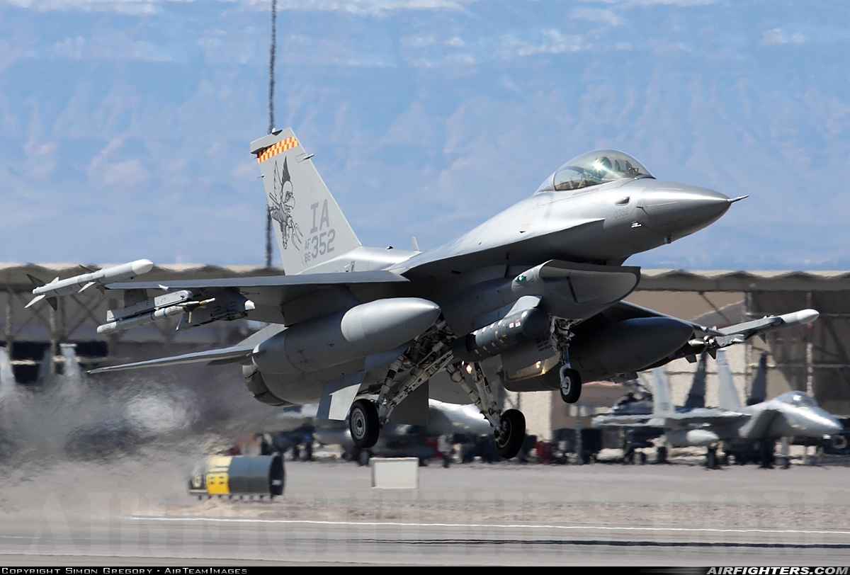 USA - Air Force General Dynamics F-16C Fighting Falcon 86-0352 at Las Vegas - Nellis AFB (LSV / KLSV), USA
