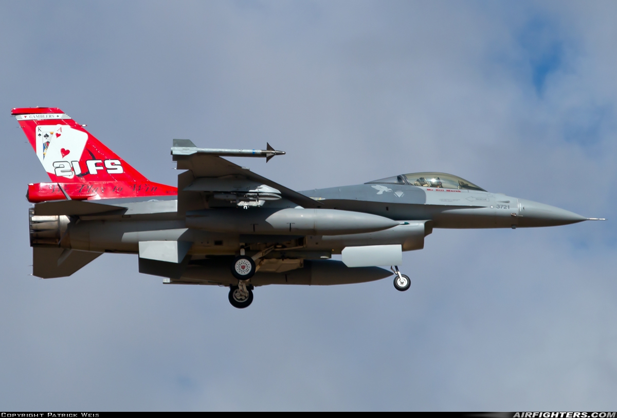 USA - Air Force General Dynamics F-16A Fighting Falcon 93-0721 at Glendale (Phoenix) - Luke AFB (LUF / KLUF), USA
