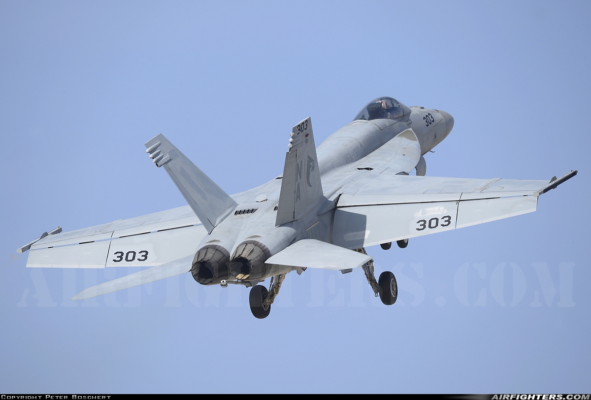 USA - Navy Boeing F/A-18E Super Hornet 168870 at Lemoore - NAS / Reeves Field (NLC), USA
