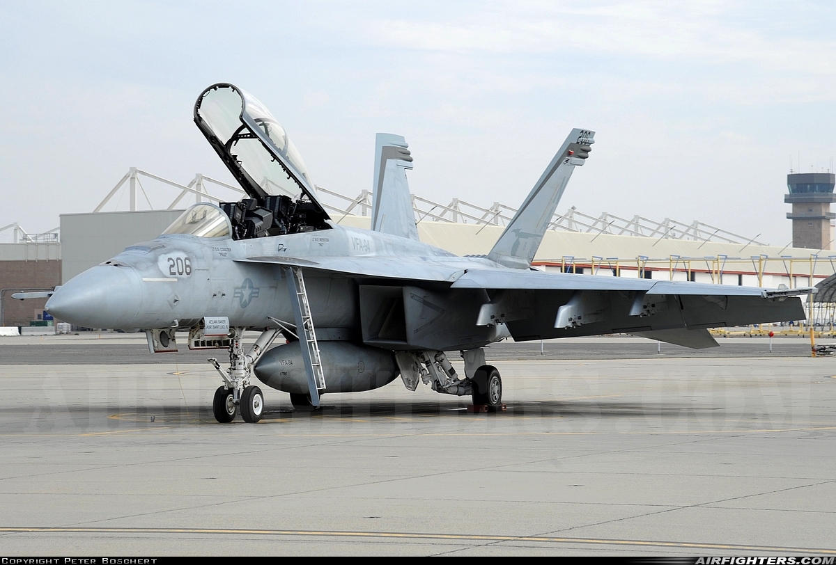 USA - Navy Boeing F/A-18F Super Hornet 166977 at Lemoore - NAS / Reeves Field (NLC), USA