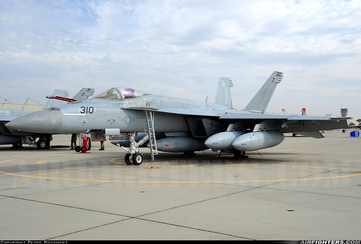 USA - Navy Boeing F/A-18E Super Hornet 168876 at Lemoore - NAS / Reeves Field (NLC), USA
