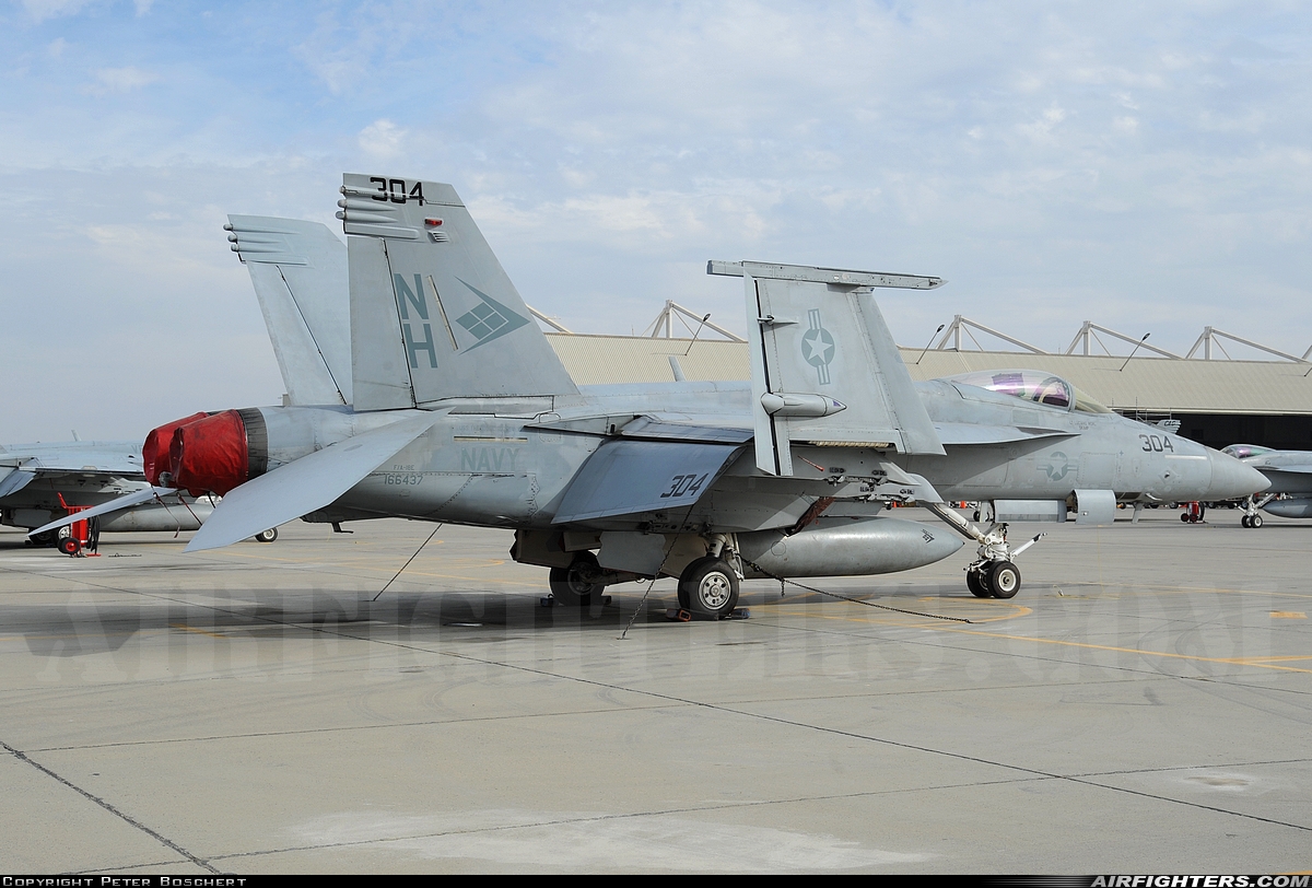 USA - Navy Boeing F/A-18E Super Hornet 166437 at Lemoore - NAS / Reeves Field (NLC), USA