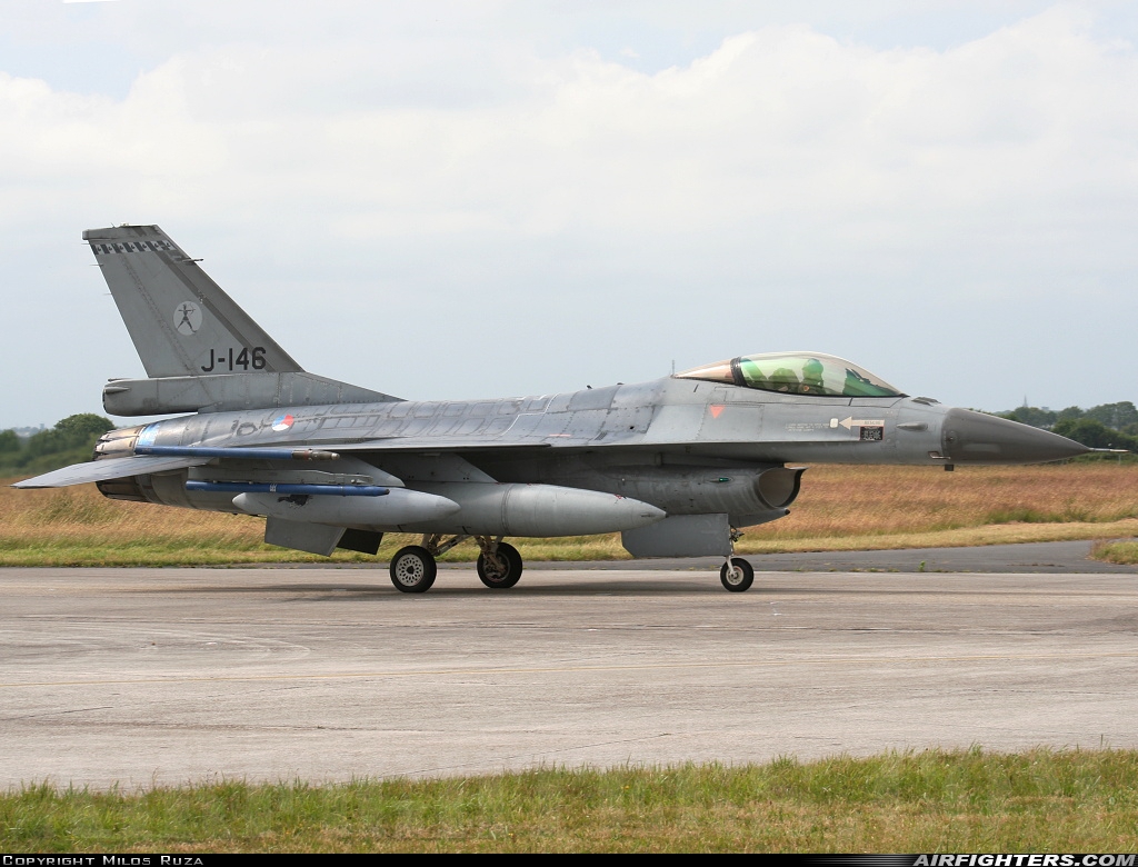 Netherlands - Air Force General Dynamics F-16AM Fighting Falcon J-146 at Landivisiau (LDV / LFRJ), France